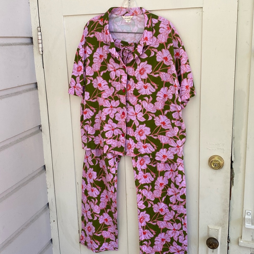 NWOT Vera Bradley Scattered Anemones Purple Pajamas Sz Large Cotton Lightweight